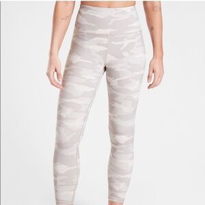 Athleta Elation Camo 7/8 Tight Taupe 